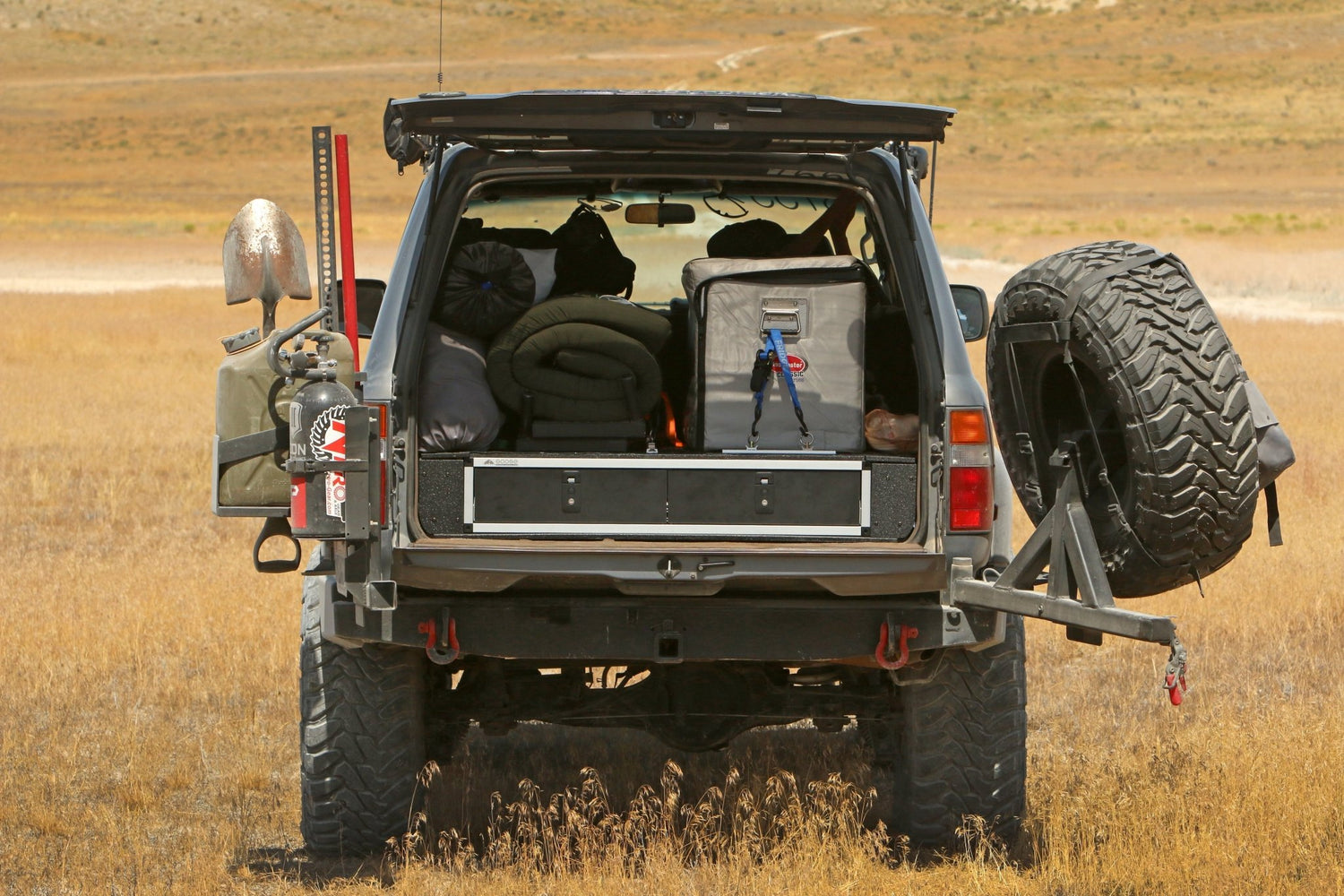 Goose Gear Stealth Sleep and Storage Packaged for Toyota Land Cruiser 1991-1997 80 Series - 43-3/8&quot; W x 8&quot; H x 40&quot; D