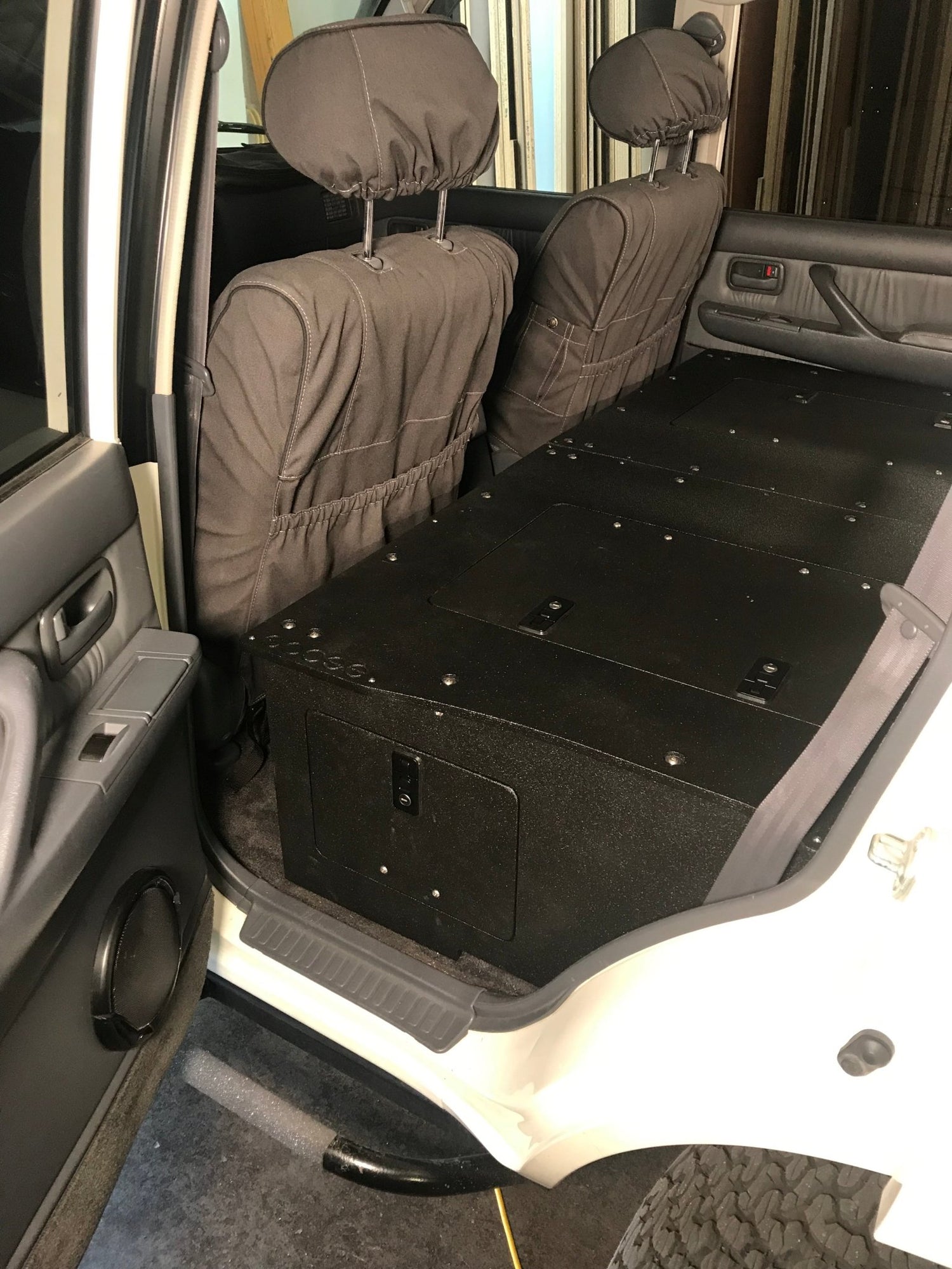 Goose Gear Stealth Sleep and Storage Packaged for Toyota Land Cruiser 1991-1997 80 Series - 43-3/8&quot; W x 8&quot; H x 40&quot; D