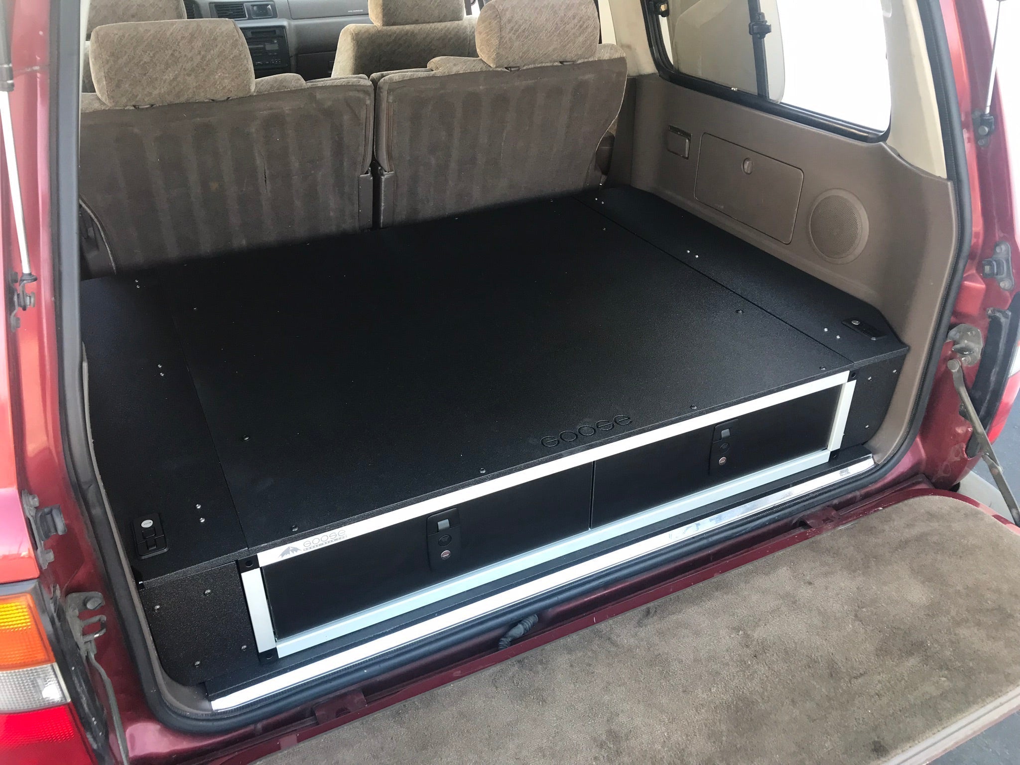 Goose Gear Stealth Sleep and Storage Packaged for Toyota Land Cruiser 1991-1997 80 Series - 43-3/8&quot; W x 8&quot; H x 40&quot; D