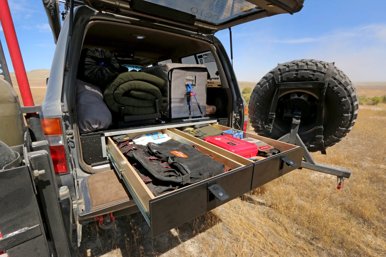 Goose Gear Stealth Sleep and Storage Packaged for Toyota Land Cruiser 1991-1997 80 Series - 43-3/8&quot; W x 8&quot; H x 40&quot; D