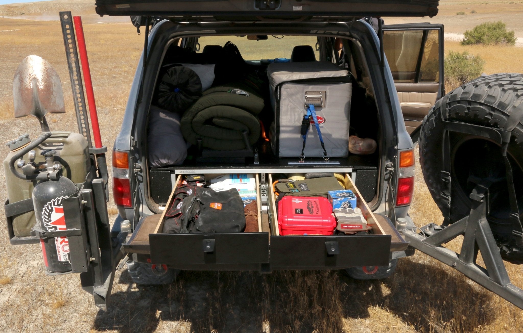 Goose Gear Stealth Sleep and Storage Packaged for Toyota Land Cruiser 1991-1997 80 Series - 43-3/8&quot; W x 8&quot; H x 40&quot; D