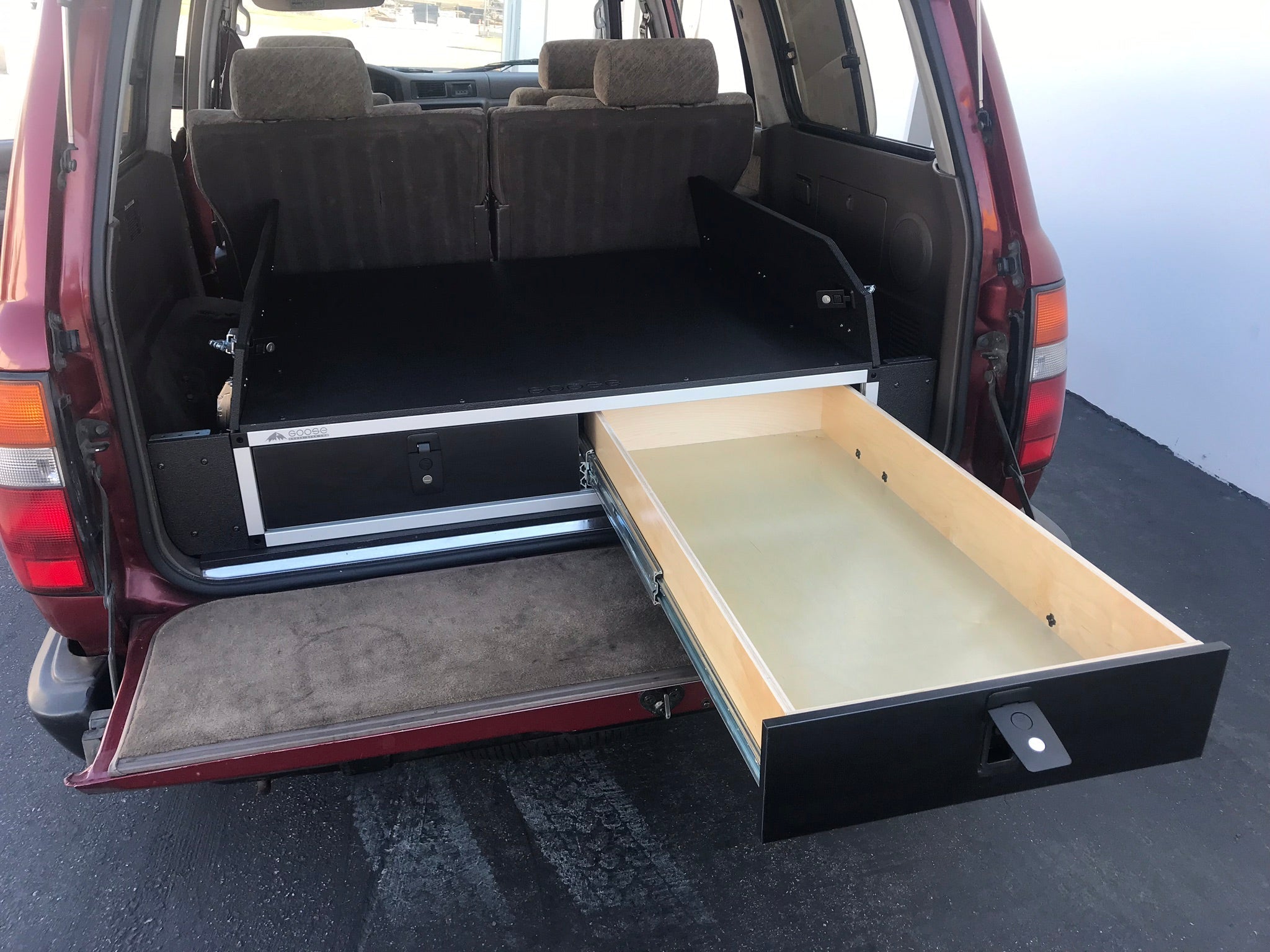 Goose Gear Stealth Sleep and Storage Packaged for Toyota Land Cruiser 1991-1997 80 Series - 43-3/8&quot; W x 8&quot; H x 40&quot; D